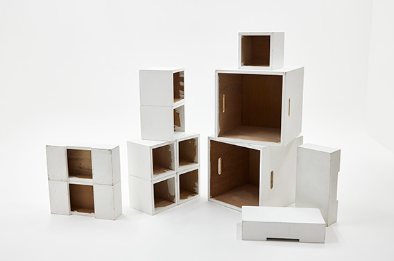 サイコロ500mm角 ( × 2 )
サイコロ250mm角 ( × 7 )
箱馬 ( × 4 )