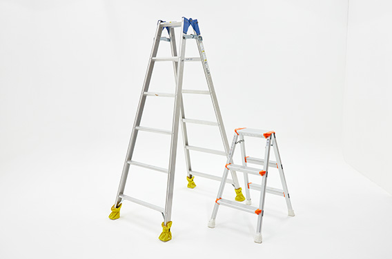 脚立(大) ( × 1 )
脚立(小) ( × 1 )